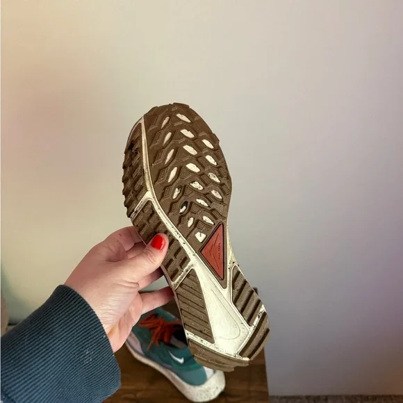 Nike Green and Orange Trail Running Shoe - Picture 3 of 4